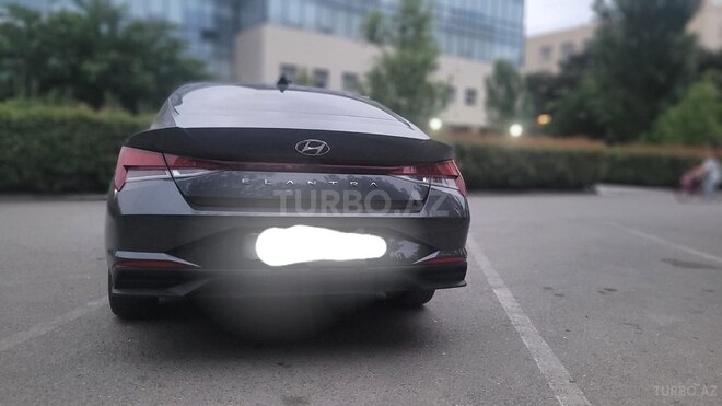 Hyundai Elantra-16