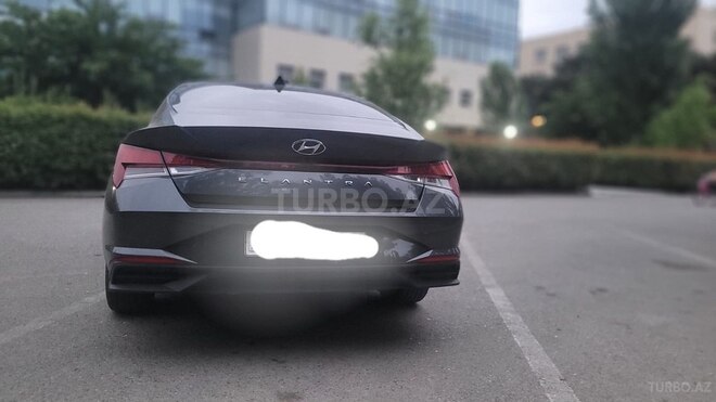 Hyundai Elantra-15