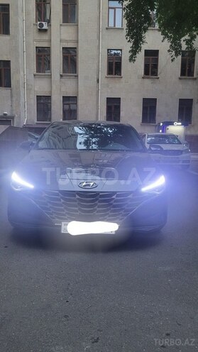 Hyundai Elantra-3
