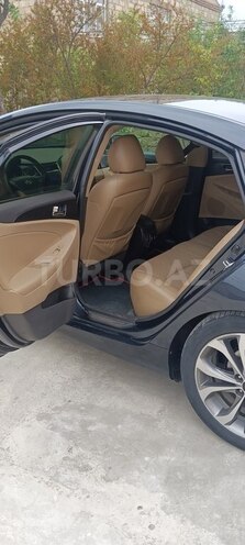 Hyundai Sonata-14