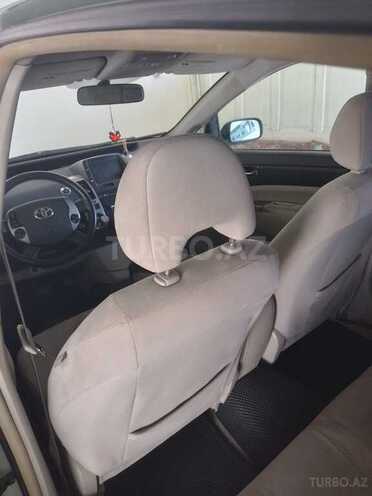 Toyota Prius-7