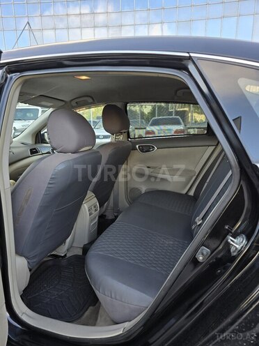 Nissan Sentra-11