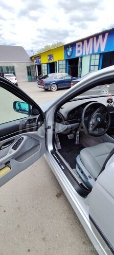 BMW 528-16