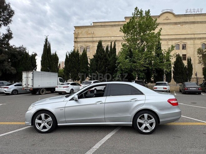 Mercedes E 220-10