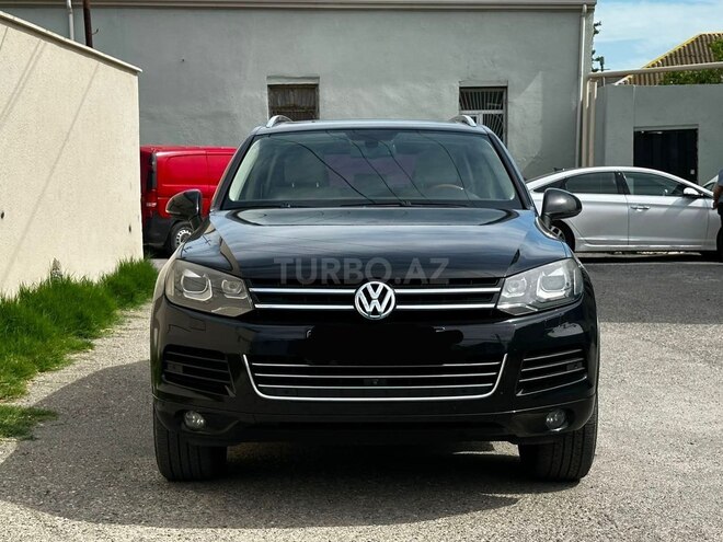 Volkswagen Touareg-1