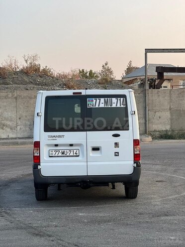 Ford Transit-8