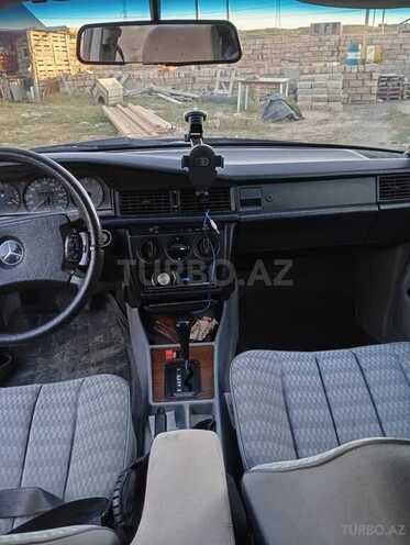 Mercedes 190-5