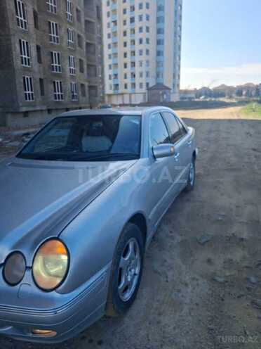 Mercedes E 270-5