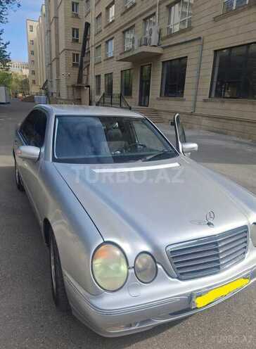 Mercedes E 270-12