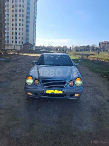 Mercedes E 270-3