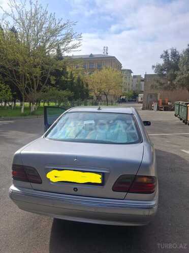 Mercedes E 270-13