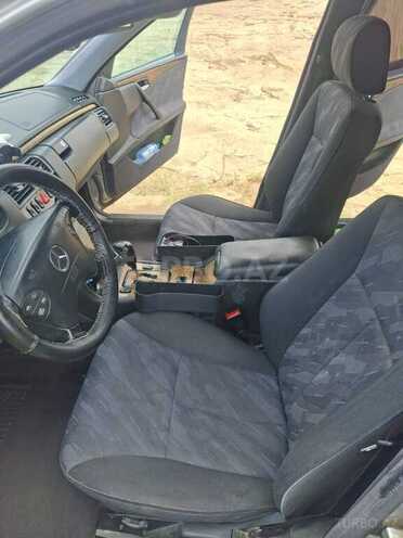 Mercedes E 270-2