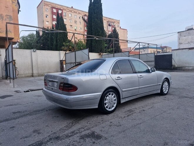 Mercedes E 220-5