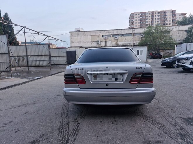 Mercedes E 220-4