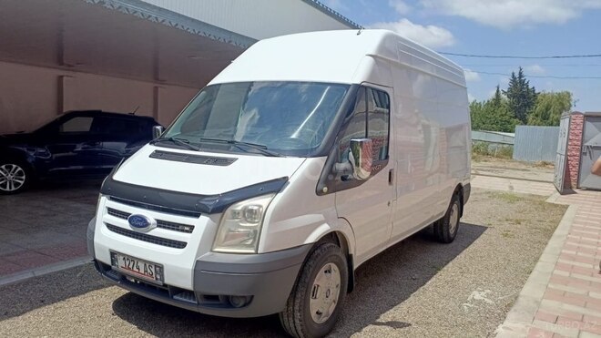 Ford Transit-3