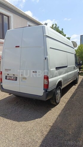 Ford Transit-5