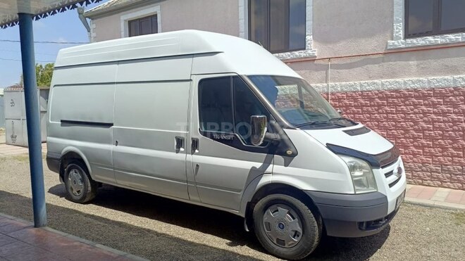 Ford Transit-2