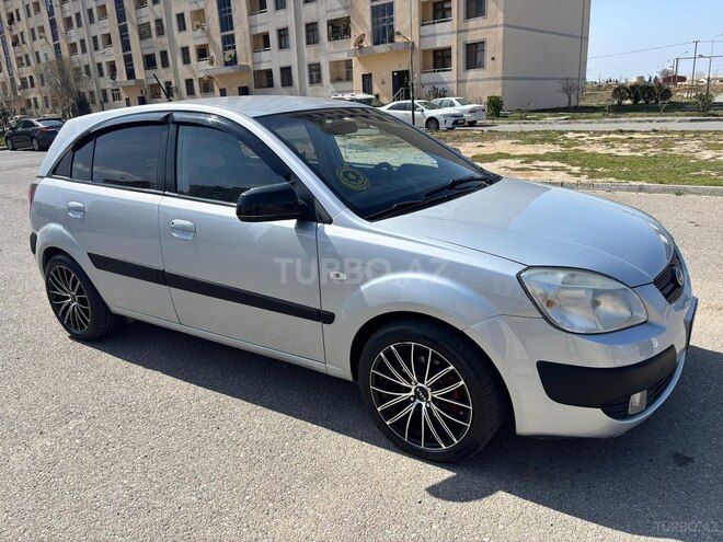 Kia Rio-5