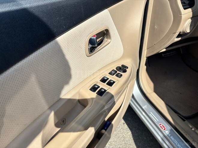 Kia Rio-6