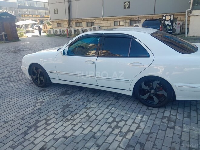 Mercedes E 240-2