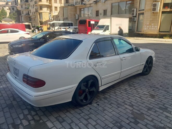 Mercedes E 240-3