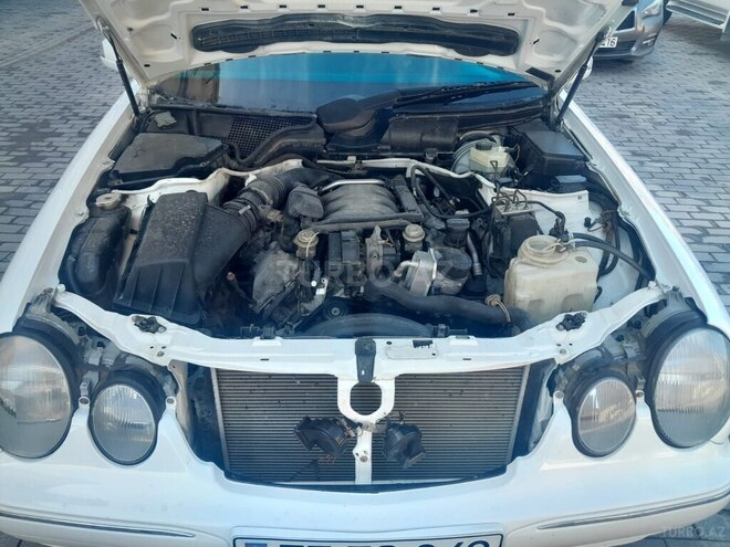 Mercedes E 240-7