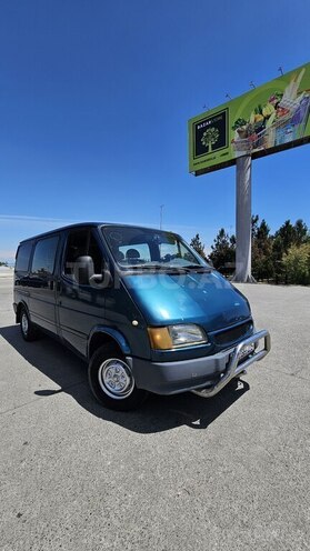 Ford Transit-2
