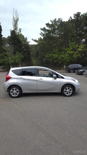 Nissan Note-2