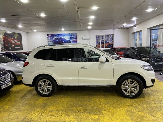 Hyundai Santa Fe-4