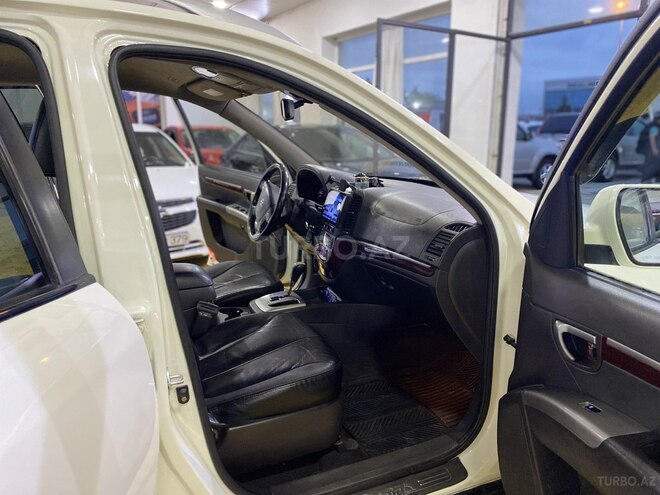 Hyundai Santa Fe-12