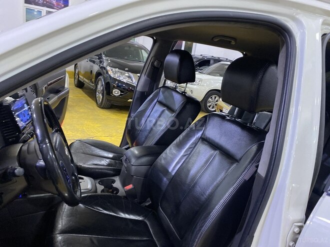 Hyundai Santa Fe-14