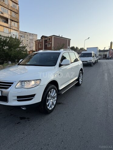 Volkswagen Touareg-2