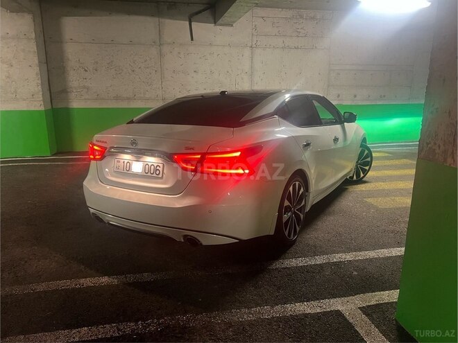 Nissan Maxima-4