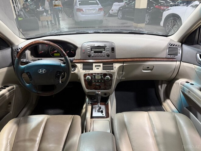 Hyundai Sonata-12