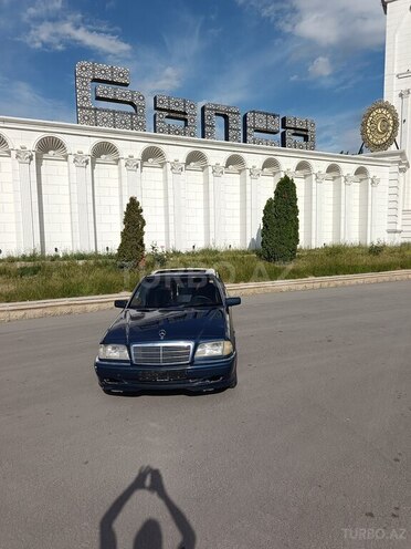 Mercedes 190-1