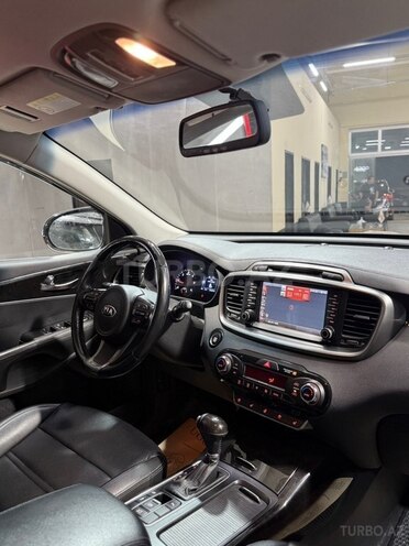 Kia Sorento-16