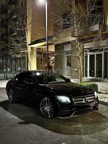 Mercedes E 300-1