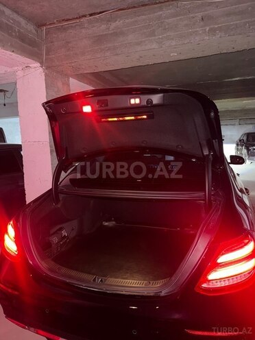 Mercedes E 300-10