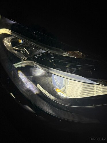 Mercedes E 300-12