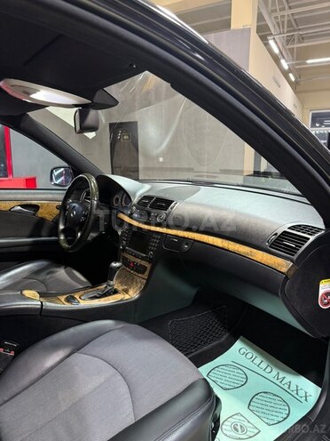 Mercedes E 220-13