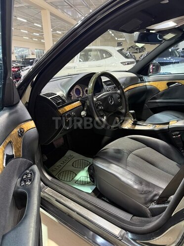 Mercedes E 220-12