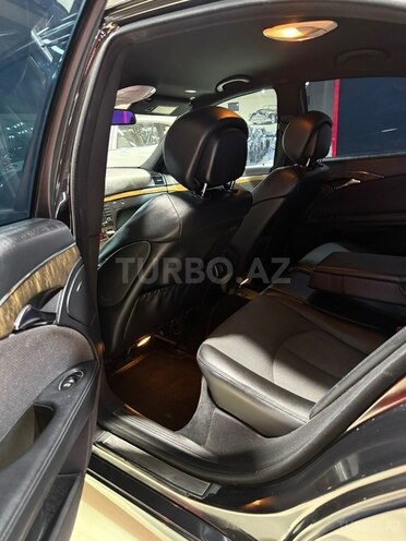 Mercedes E 220-17
