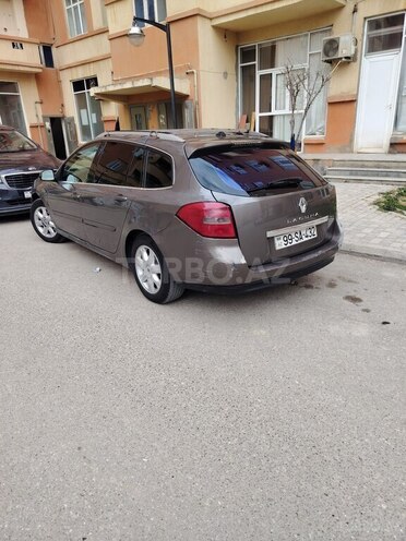 Renault Laguna-8