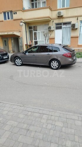Renault Laguna-7