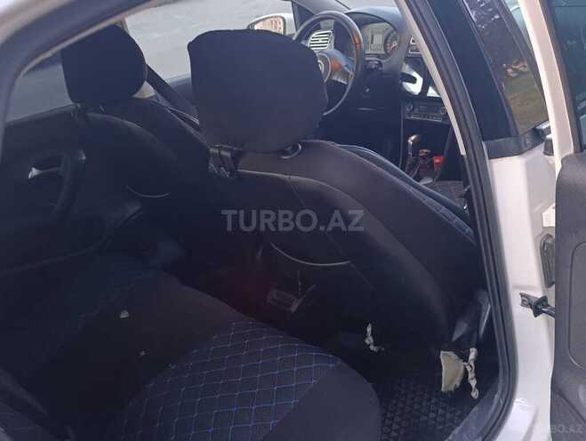 Volkswagen Polo-7