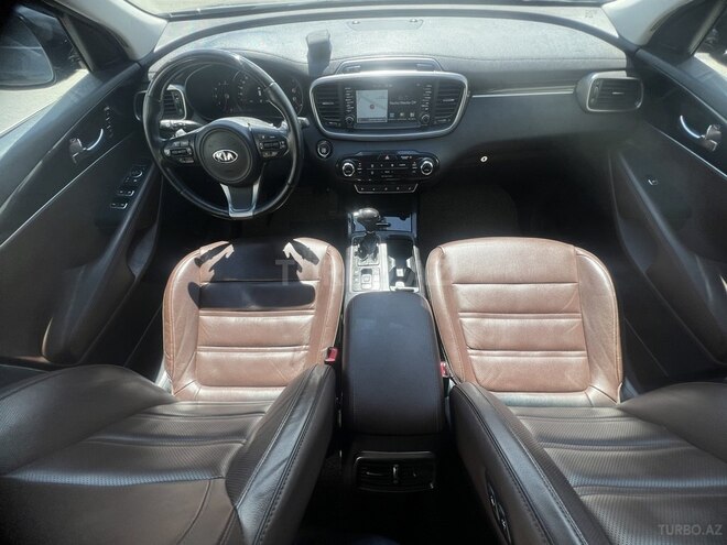 Kia Sorento-9