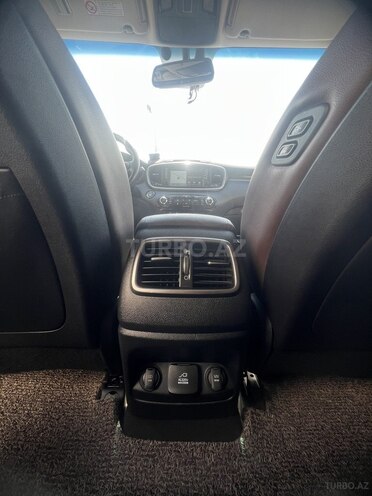 Kia Sorento-8