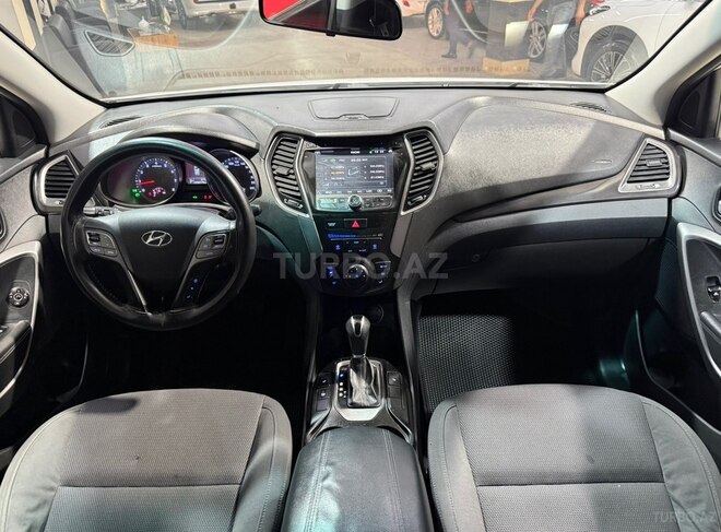 Hyundai Santa Fe-18