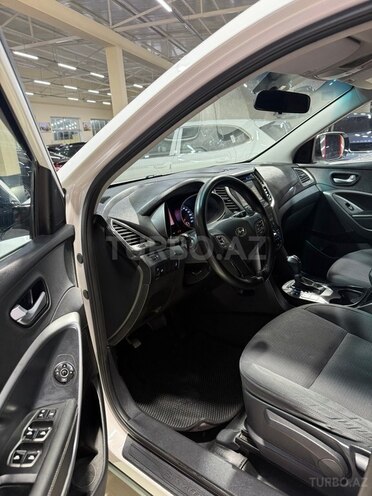 Hyundai Santa Fe-21