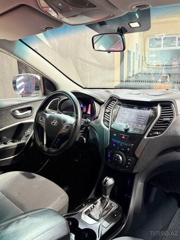 Hyundai Santa Fe-17